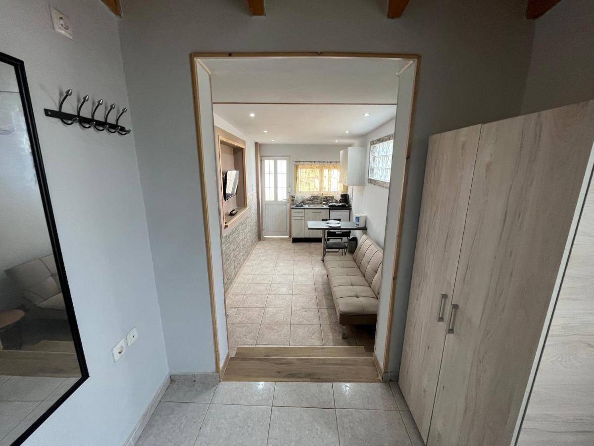 Luxury House 15 Minutes From Ath Villa Spáta Екстериор снимка