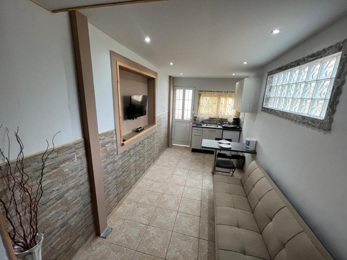 Luxury House 15 Minutes From Ath Villa Spáta Екстериор снимка