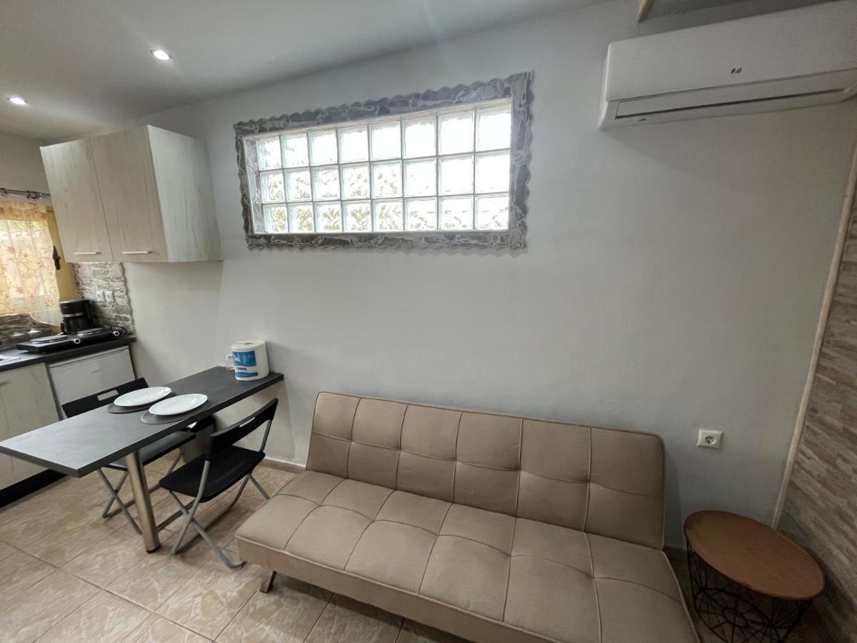 Luxury House 15 Minutes From Ath Villa Spáta Екстериор снимка