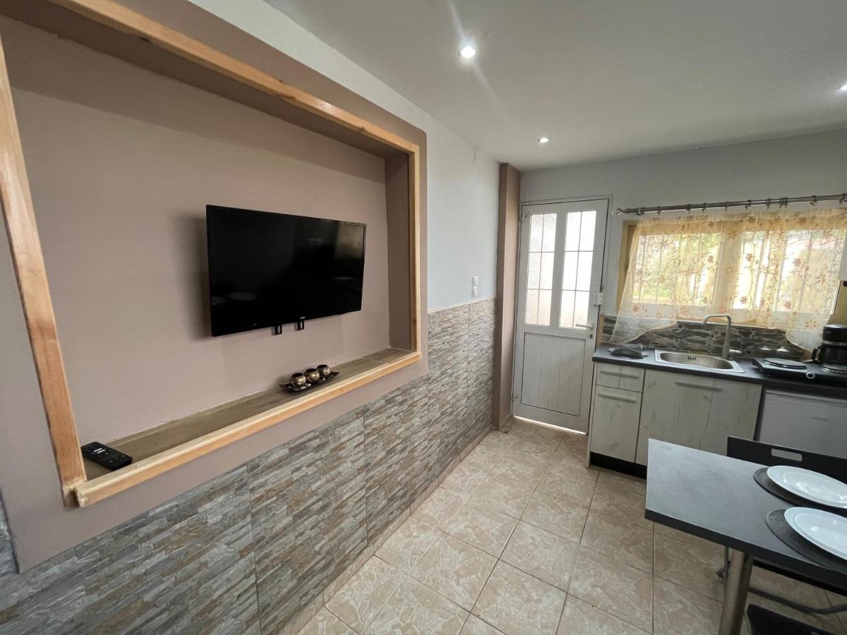 Luxury House 15 Minutes From Ath Villa Spáta Екстериор снимка