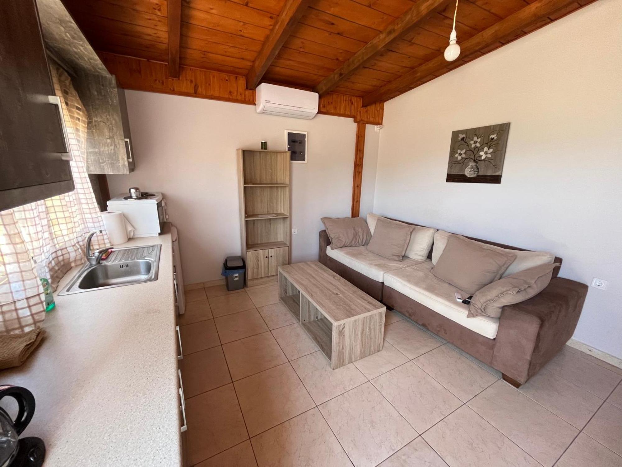 Luxury House 15 Minutes From Ath Villa Spáta Екстериор снимка